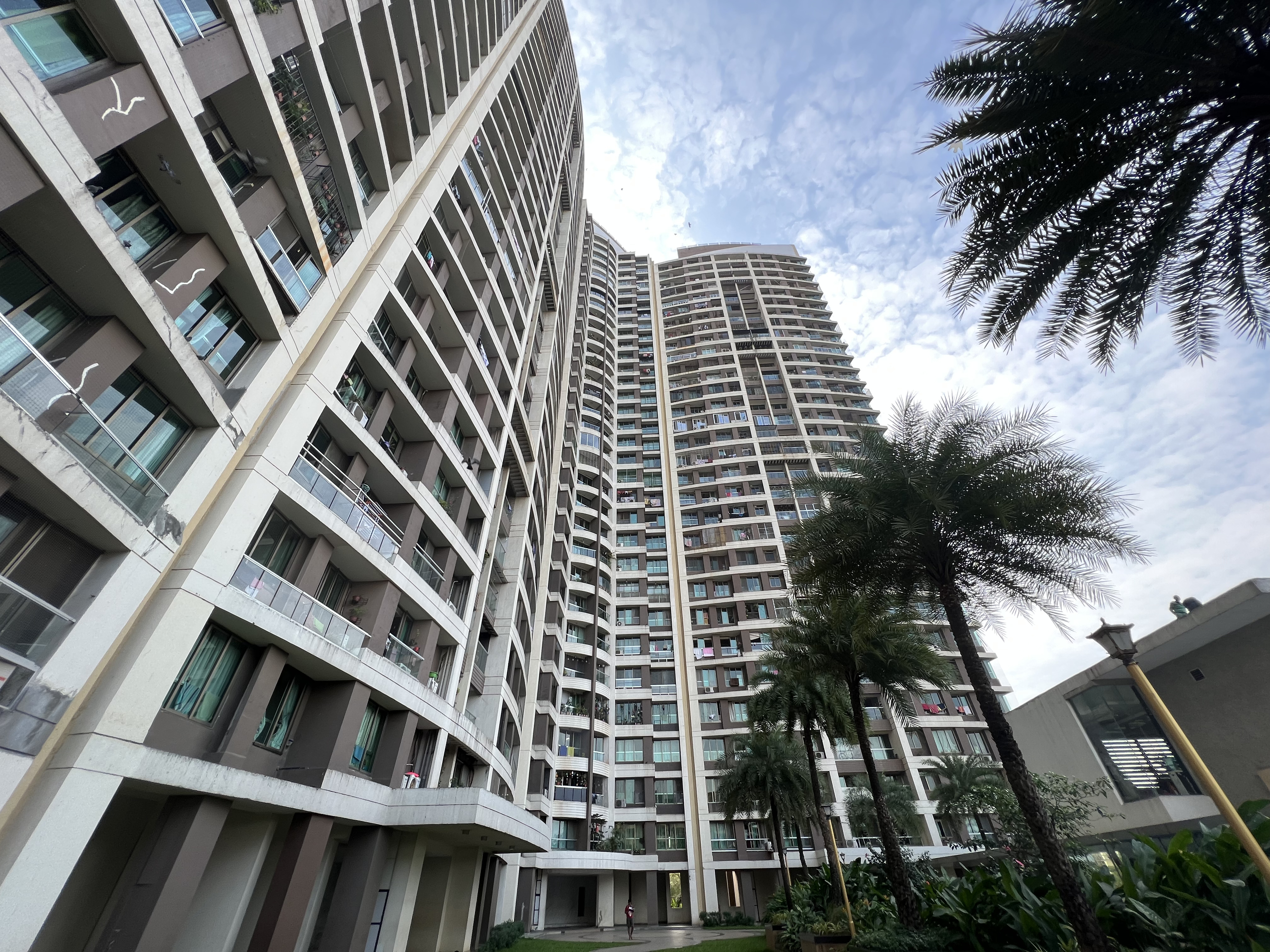 2.5 BHK + Pooja Room Apartment For Sale in Kalpataru Towers