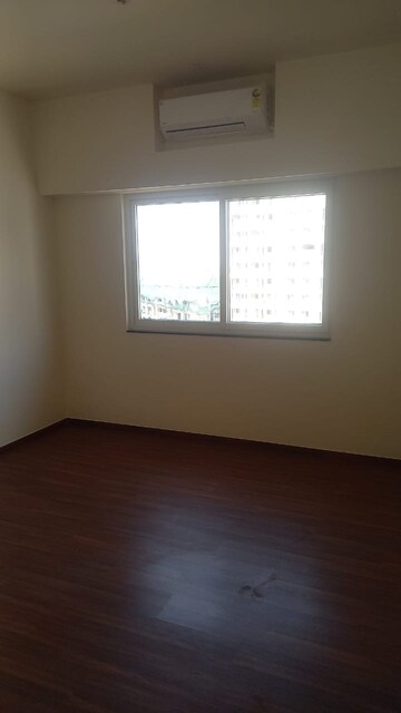 Room in 2 BHK Apartment at Purva Silversands, Mundhwa – for Rent