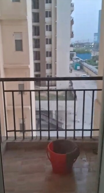 Staircase in 3 BHK Apartment at Amrapali Golf Homes, Sector 4 Greater Noida – for Rent