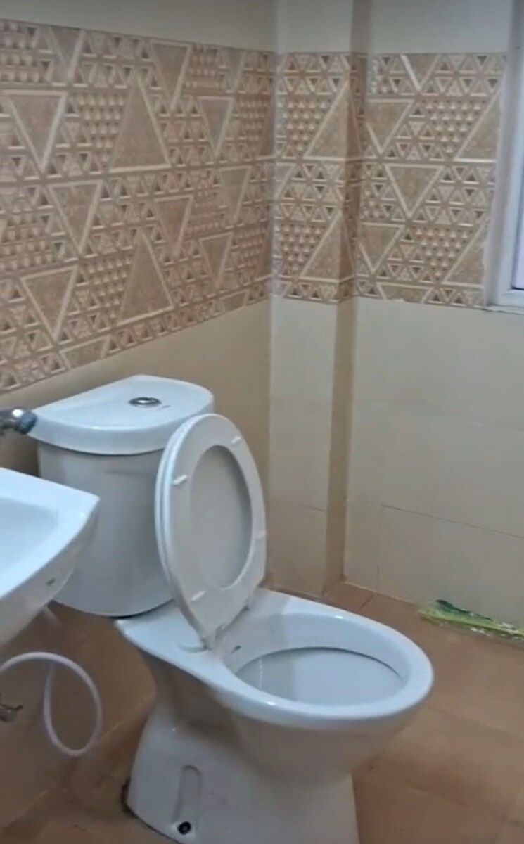 Bathroom, amrapali-golf-homes 3 Bedroom 1595 Sq.Ft. Apartment In Sector 4 Greater Noida Greater Noida 8851732