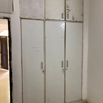 Furnished Amenities in 2 BHK Independent House at RWA Apartments Sector 27, Sector 27 – for Rent