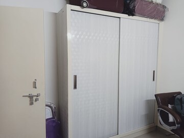 Room in 3 BHK Apartment at Conscient Habitat 78, Sector 78 – for Rent