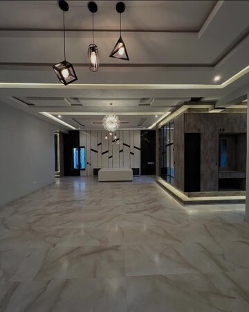 Parking in 2 BHK Builder Floor at Sector 29 – for Rent