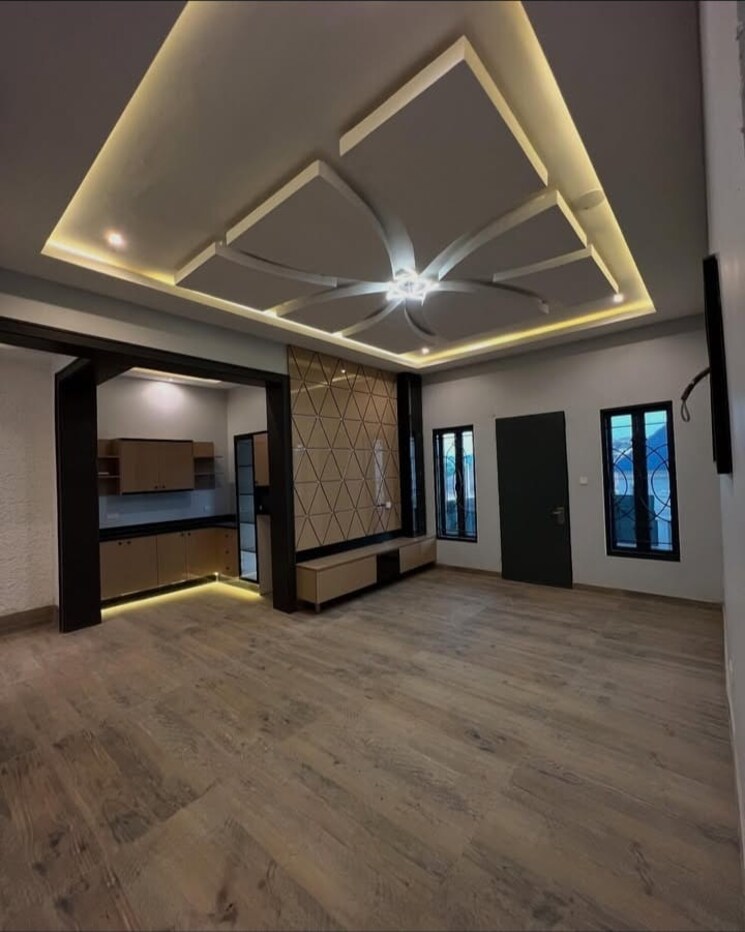 Room, sector 29 2 Bedroom 1800 Sq.Ft. Builder Floor In Sector 29 Faridabad 8851812