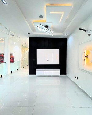 Furnished Amenities in 3.5 BHK Builder Floor at Sector 29 – for Sale