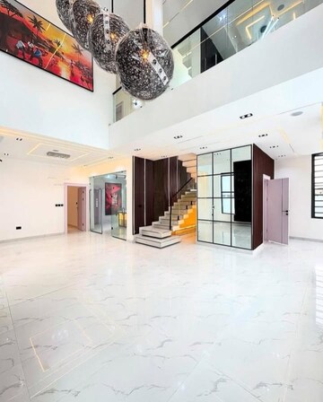 Master Bedroom in 3.5 BHK Builder Floor at Sector 29 – for Sale