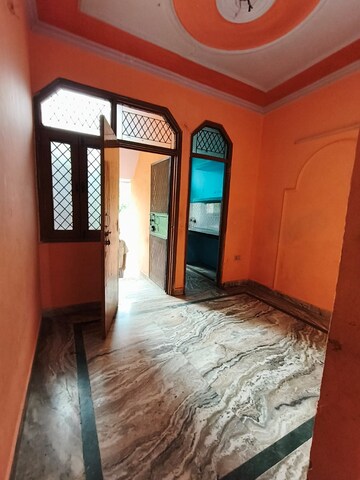 Room in 1 BHK Builder Floor at Vaishali Sector 3 – for Rent