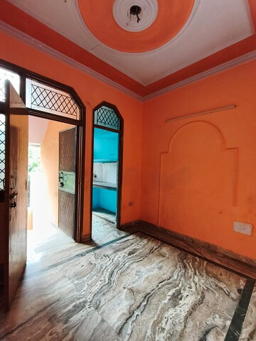 Room in 1 BHK Builder Floor at Vaishali Sector 3 – for Rent