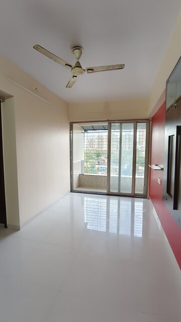 Room in 1 BHK Apartment at Goregaon West – for Rent