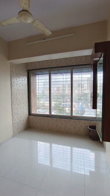 Room in 1 BHK Apartment at Goregaon West – for Rent
