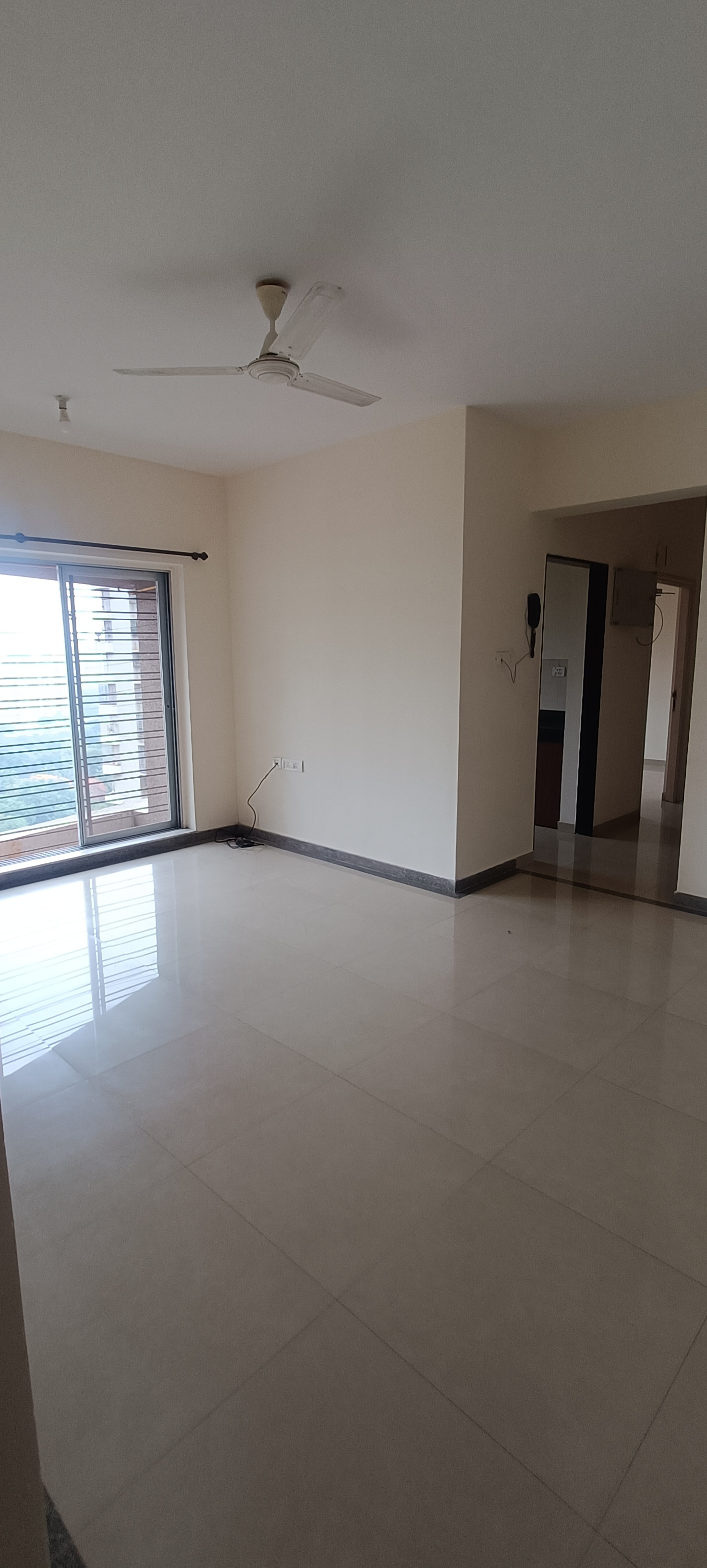 2 BHK + Servant Room Apartment For Sale in Kalpataru Hills