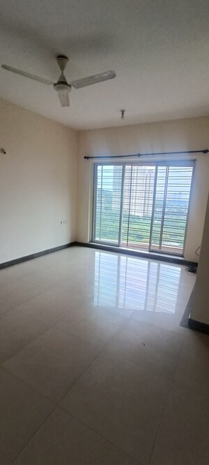 Room in 2 BHK Apartment at Kalpataru Hills, Manpada – for Sale
