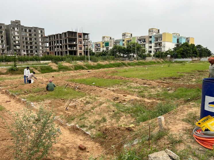 undefined, alaknanda-maxxus-eden-estate  110 Sq.Ft. Plot In Ghazipur Zirakpur 8851850