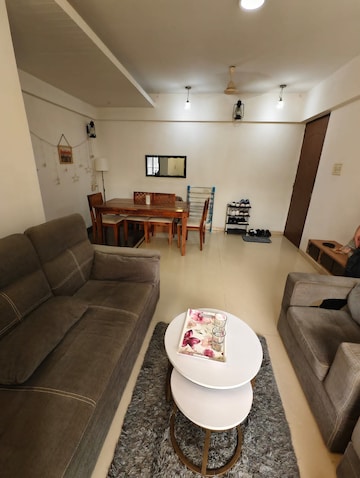 Master Bedroom in 2 BHK Apartment at Parijat CHS Andheri West, Yari Road – for Rent