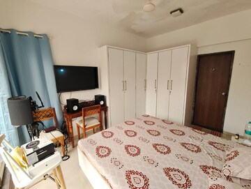 Bedroom in 2 BHK Apartment at Parijat CHS Andheri West, Yari Road – for Rent