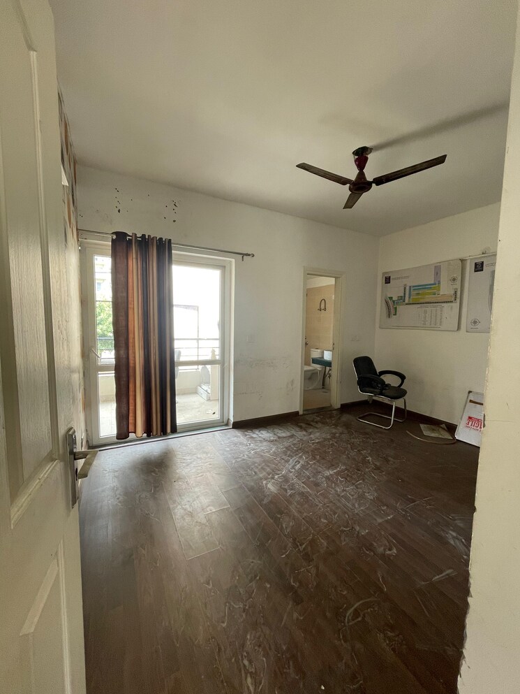 Room, bptp-park-81 3.5 Bedroom 180 Sq.Yd. Apartment In Sector 81 Faridabad 8851874