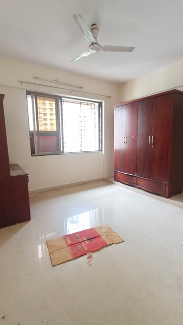 Room in 2.5 BHK Apartment at Neelkanth Palms, Kapur Bawdi – for Rent