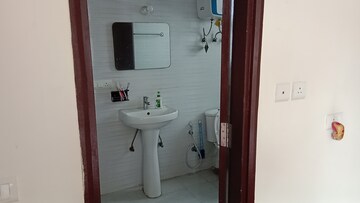 Bathroom in 3 BHK Apartment at Omaxe R2, Gomti Nagar – for Sale