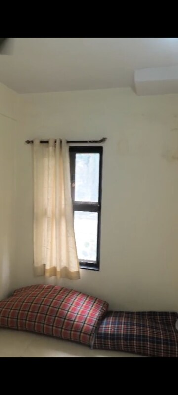 Room in 2 BHK Apartment at Andheri West – for Rent