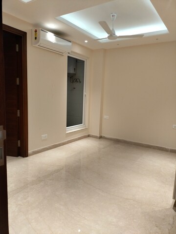 Room in 4 BHK Apartment at RWA Hauz Khas Block C 5, Hauz Khas – for Rent