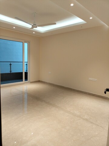 Room in 4 BHK Apartment at RWA Hauz Khas Block C 5, Hauz Khas – for Rent