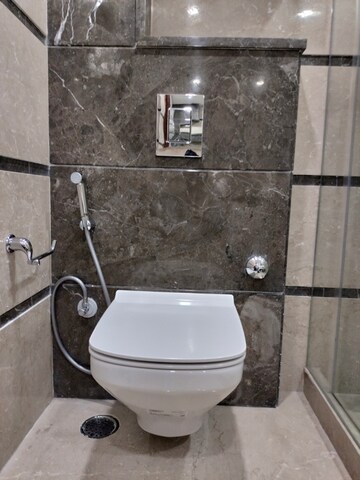 Bathroom in 4 BHK Apartment at RWA Hauz Khas Block C 5, Hauz Khas – for Rent