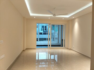 Living Room in 4 BHK Apartment at RWA Hauz Khas Block C 5, Hauz Khas – for Rent