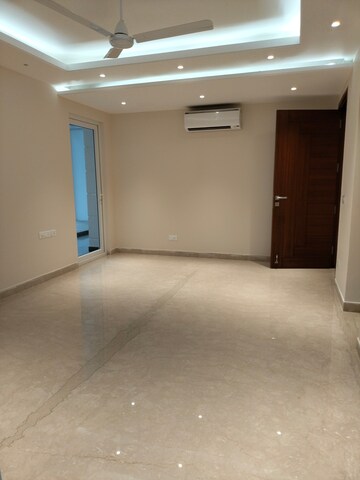 Room in 4 BHK Apartment at RWA Hauz Khas Block C 5, Hauz Khas – for Rent