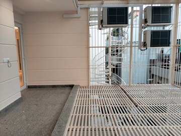 Balcony in 4 BHK Apartment at RWA Hauz Khas Block C 5, Hauz Khas – for Rent