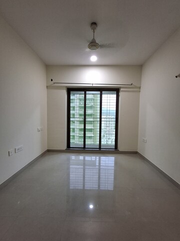 Room in 2 BHK Apartment at Raheja Reflections 2 Serenity, Kandivali East – for Rent