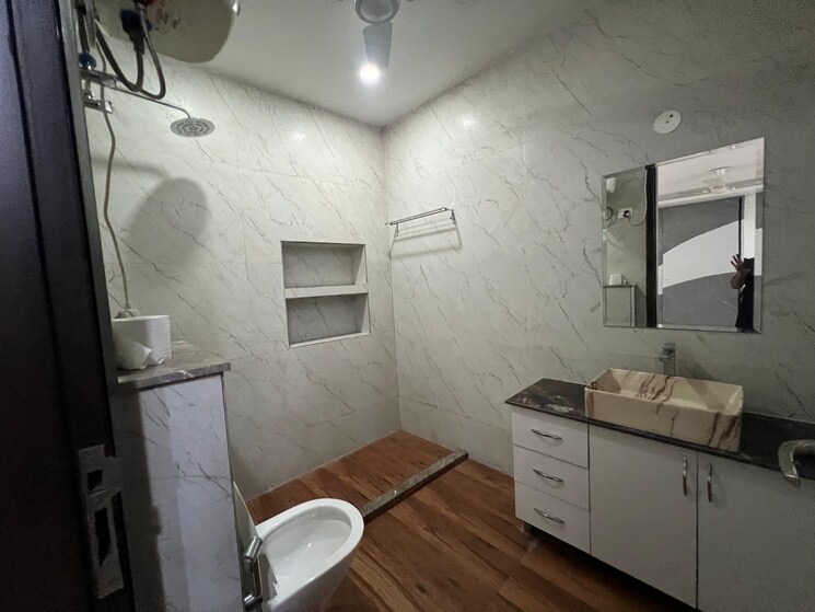 Kitchen, dlf-oakwood-estate 3 Bedroom 215 Sq.Ft. Builder Floor In Dlf Phase ii Gurgaon 8851962