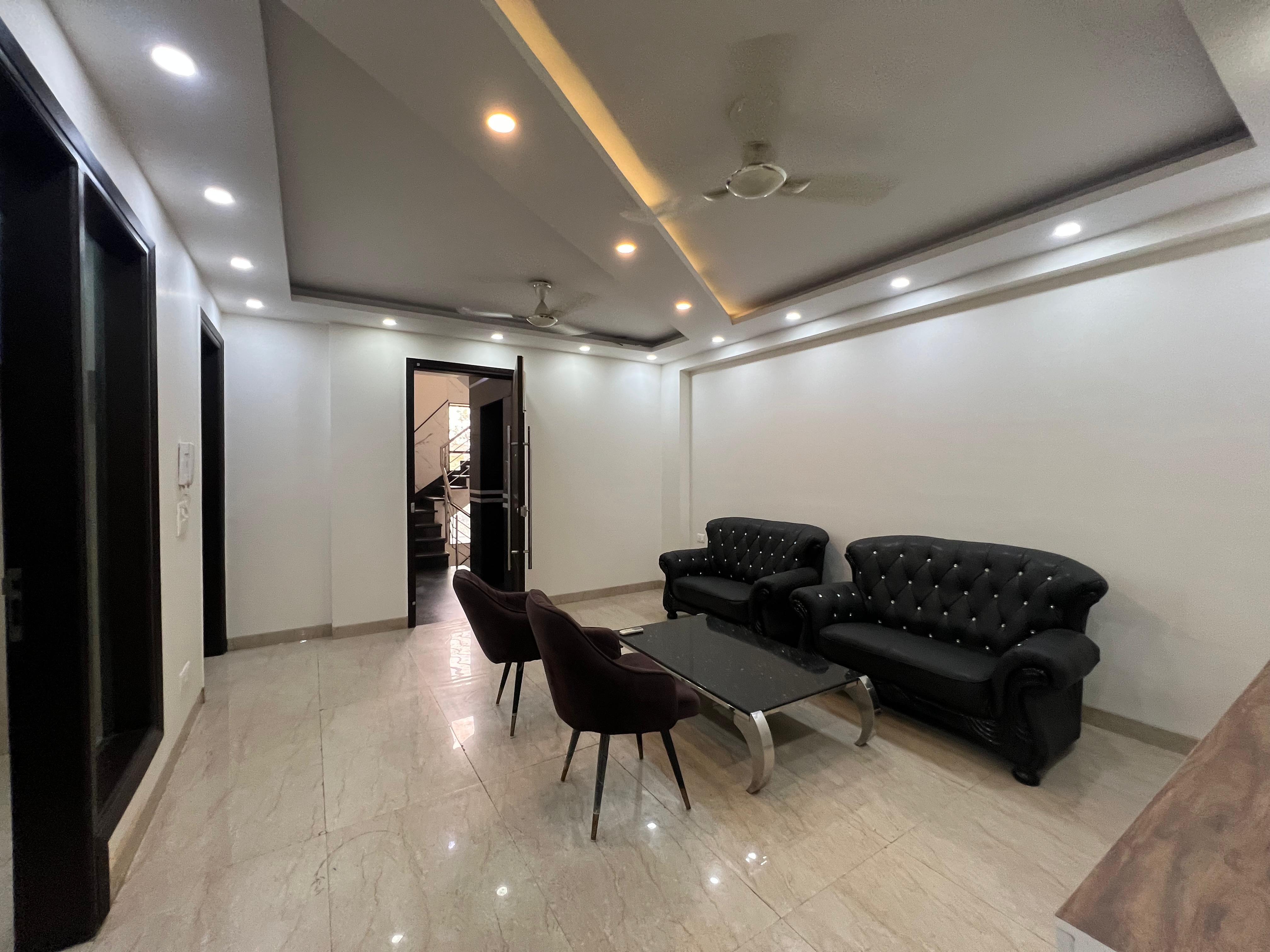 3 BHK + Pooja Room Builder Floor For Rent in DLF Oakwood Estate