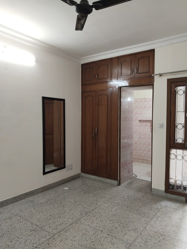 Bedroom, sarita vihar 3 Bedroom 1750 Sq.Ft. Apartment In Sarita Vihar Delhi 8851973