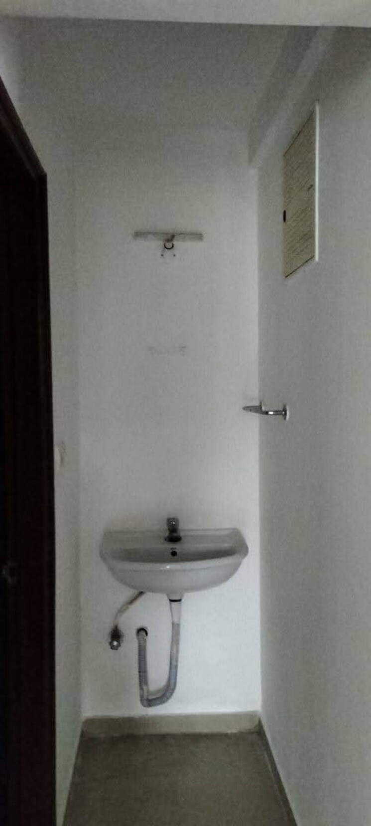 Bathroom, malkani-buena-vista 2 Bedroom 900 Sq.Ft. Apartment In Viman Nagar Pune 8851976