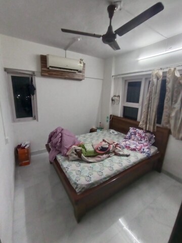 Bedroom in 2 BHK Apartment at Andheri West – for Rent