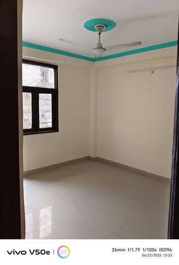 Room in 3 BHK Apartment at Vishwakarma Colony – for Sale