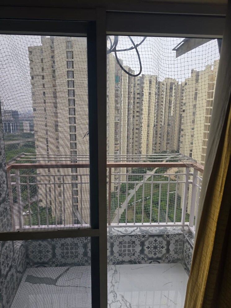 Bathroom, gulshan-vivante 2.5 Bedroom 1202 Sq.Ft. Apartment In Sector 137 Noida 8851991