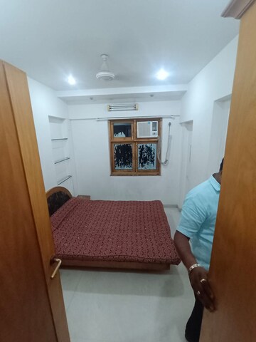 Bedroom in 2 BHK Apartment at Naya Daur, Jogeshwari West – for Rent