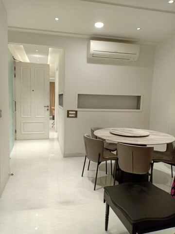  3 BHK Apartment at Sarvapriya Vihar – for Rent
