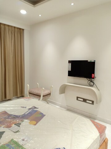 Bedroom in 3 BHK Apartment at Sarvapriya Vihar – for Rent