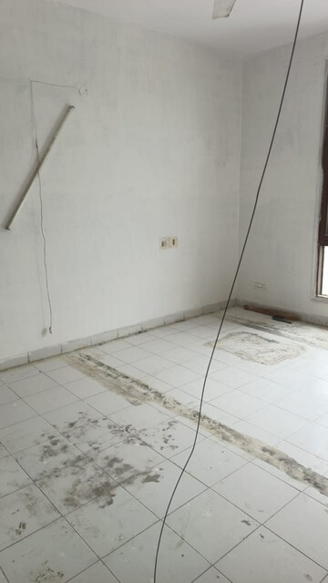 Room in 3 BHK Builder Floor at Sector 49 – for Rent