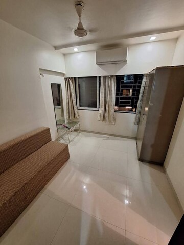 Room in 2 BHK Apartment at Surbhi CHS Andheri West, Andheri West – for Rent