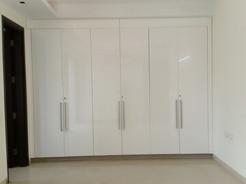 Room in 3 BHK Apartment at Navjeevan Vihar – for Rent