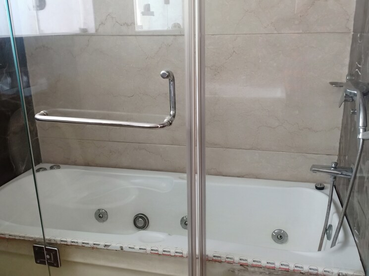 Bathroom, navjeevan vihar 3 Bedroom 2500 Sq.Ft. Apartment In Navjeevan Vihar Delhi 8852036