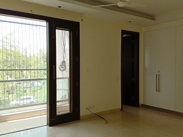 Room in 3 BHK Apartment at Navjeevan Vihar – for Rent