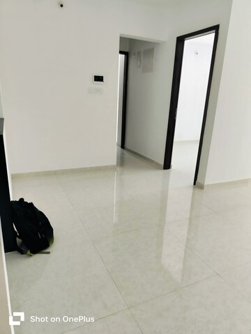 Room in 2 BHK Apartment at Pride Aashiyana, Dhanori – for Rent