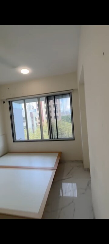Room in 2.5 BHK Apartment at Tattva Mittal Cove, Andheri West – for Rent