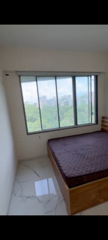 Room in 2.5 BHK Apartment at Tattva Mittal Cove, Andheri West – for Rent