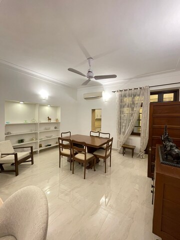 Living Room in 2.5 BHK Apartment at Golf Links – for Rent