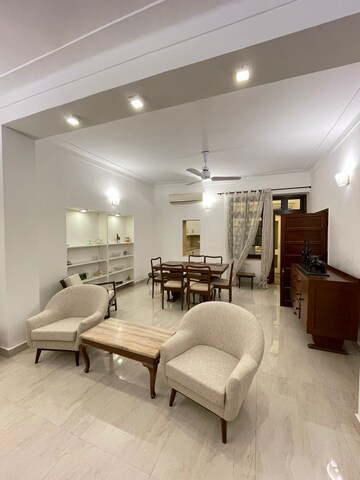Living Room in 2.5 BHK Apartment at Golf Links – for Rent